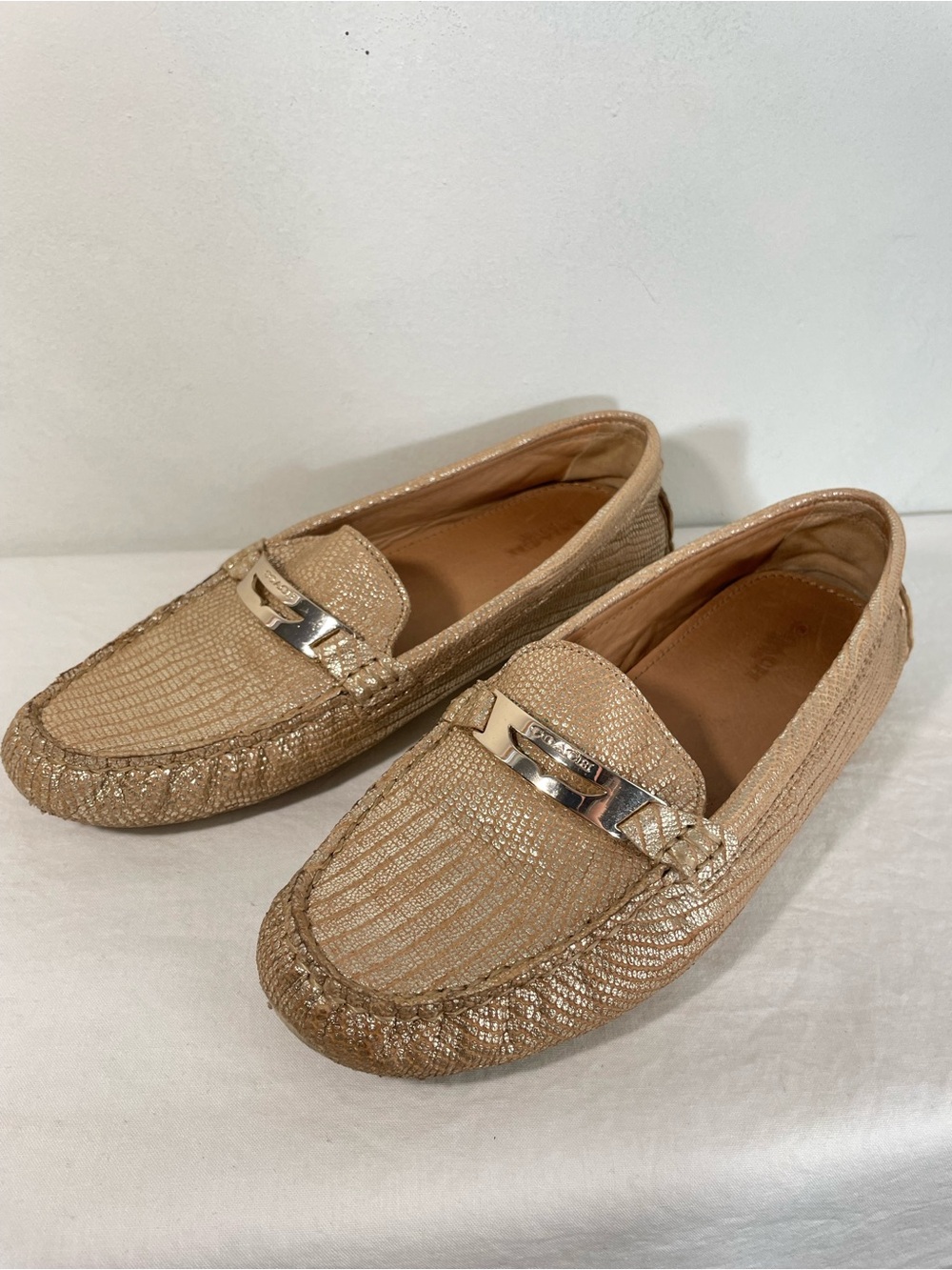 Coach Nola Gold Textured Leather Driving Loafers Size 8 B - Picture 2 of 15